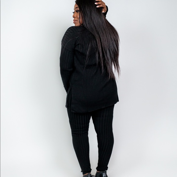 Plus Size ‘Delphine’ V Neck Rib Knit Sweater - Picture 5 of 6